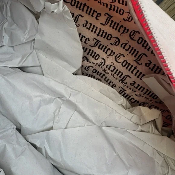 Juicy Couture Cream Canvas Travel Bag with Hot Pink Trim - Picture 9 of 10